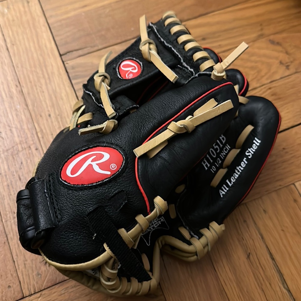 Boys baseball glove